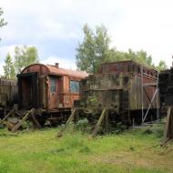 einige der ausgestellten Loks der Baureihe 52 und 44 mit einen Hechtwagen (sollte ein frÃ¼herer Speisewagen sein)  - Dampflokmuseum Hermeskeil (09.08.2017)