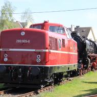 V80 005 scheint jetzt dauerhaft in Koblenz untergebracht zu sein- ursprÃ¼nglich wurde die nicht fahrbereite Lok zur Lokparade 2018 Ã¼berfÃ¼hrt - DB Museum Koblenz (22.4.2019)