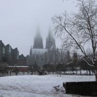 der über Nacht gefallene Schnee war am Nachmittag wieder so wie geschmolzen - Kölner Dom (17.01.2021)