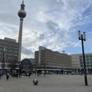 der fast menschenleere Alexanderplatz - Berlin im zweiten Lockdown (26.2.2021)