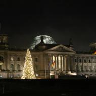 Weinachtsbaum am Reichstag in Berlin (11.12.2021) - Weihnachtsbäume 2021