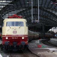 103 113-7 mit TEE Sonderzug nach der Rückfahrt nach Köln im Hauptbahnhof -  - DB Museum Koblenz: Sommerfest 2022 (25.6.2022)