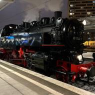 bereit für die Abfahrt in Berlin Lichtenberg - Adventsfahrten der Berliner Eisenbahnfreunde mit 86 1744-1 (2.12.2022)