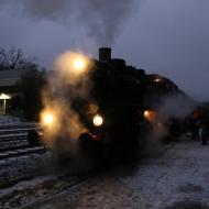 Abfahrbereit in Spandau Johannesstift - Adventsfahrten der Berliner Eisenbahnfreunde mit 86 1744-1 (2.12.2022)
