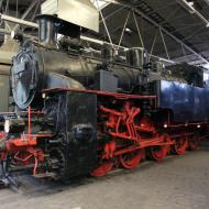 die technisch beeindruckende Zahnradbahn Lok 97 502, nur 4 Stück gab es von dieser Baureihe, Höchstgeschwindigkeit mit Zahnradantrieb 10km/h, sonst 50km/h - Museumstage im Eisenbahnmuseum Bochum: 38 2267 wieder unter Dampf (29/30.4.2023)