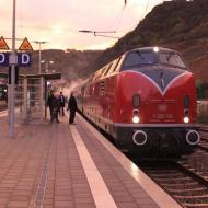 V200 116 in Cochem unterwegs Richtun Koblenz (4.11.2012)