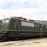 151 001-5 ist eine von zwei vorhandenen betriebsfähigen 151ern in grüner Urspruingslackioerung - 2. Nördlinger Eisenbahnfest (20. Mai 2023)