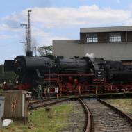 52 4867 der Historischen Eisenbahn Frankfurt auf der Drehscheibe - Lokschuppenfest im historischen Bahnbetriebswerk Hanau (3/4.6.2023)