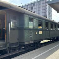 ein Eilzugwagen vom Typ Bye - unterwegs mit 58 311 - Saisonstart der UEF auf der Albtalbahn (2. Mai 2024)