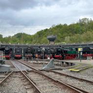 wie bei jeder Museumsveranstaltung wurden die Loks wieder einmal neu vor dem Ringlokschuppen sortiert aufgestellt - Museumstage im Eisenbahnmuseum Bochum 2026 mit 01 180 aus Nördlingen
