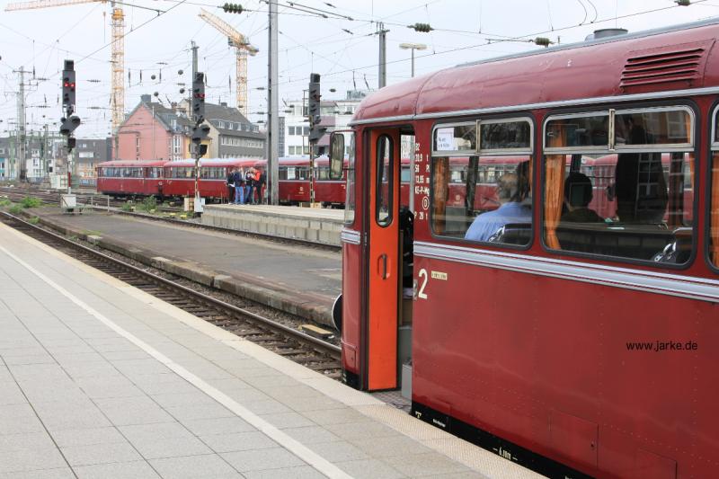 unterwegs im VT 98 Schienenbus - Rund um KÃ¶ln - Abfahrt Hauptbahnhof (6.4.2019)
