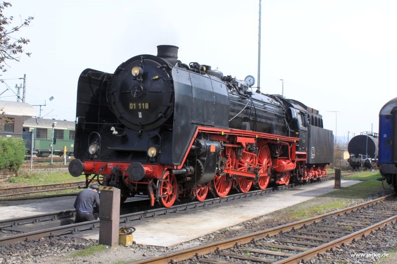 01 118 zur Restaurierung im  Süddeutschem Eisenbahnmuseum Heilbronn (03.04.2016)